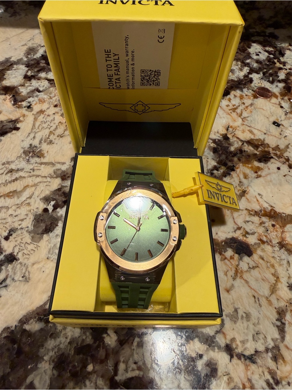 NIB Invicta Watch Green Durable Rubber Band Green Face Gold Tone Accents
